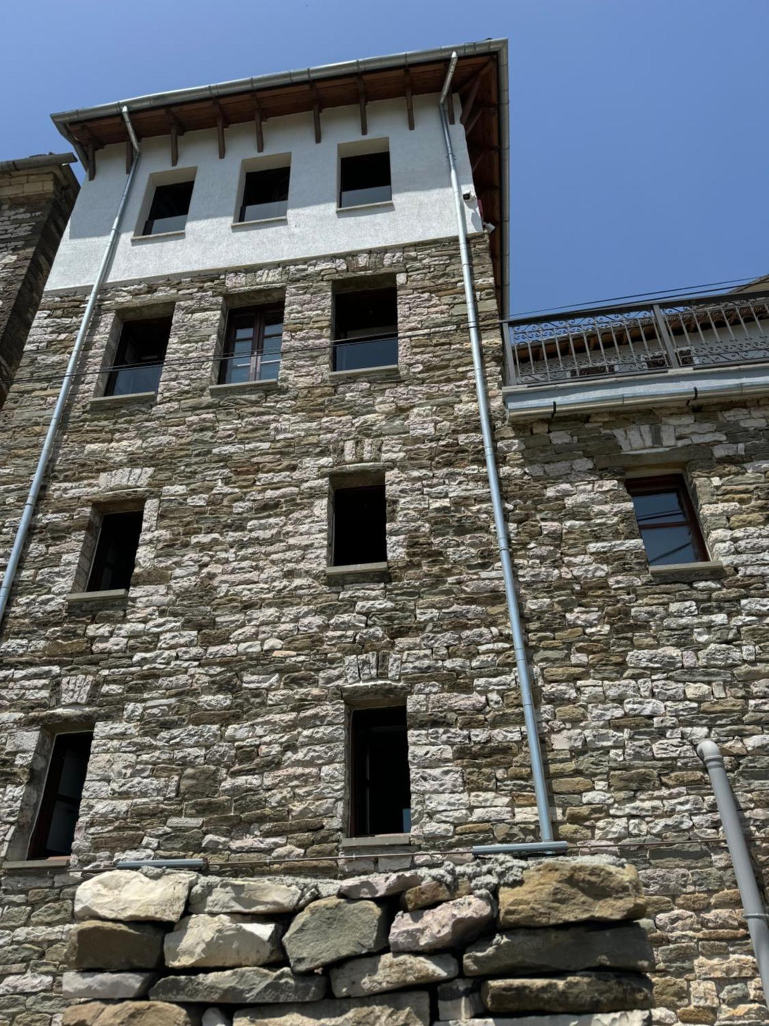 Dam Stone Boutique Hotel Gjirokaster Luaran gambar